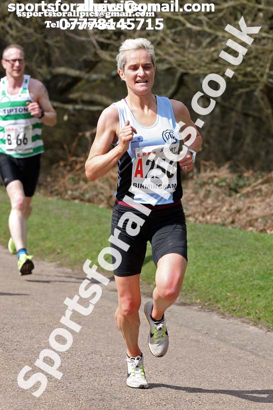 Senior womens 6 Stage Relay, ERRA 12 and 6 Stage Relays, Sutton Coldfield. Photo: David T. Hewitson/Sports for All Pics